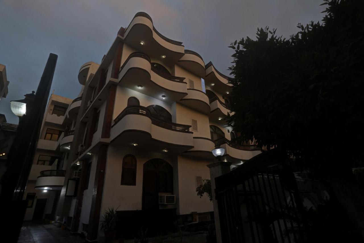 Townhouse The Premier View Near Iskcon Temple Noida Hotell Eksteriør bilde