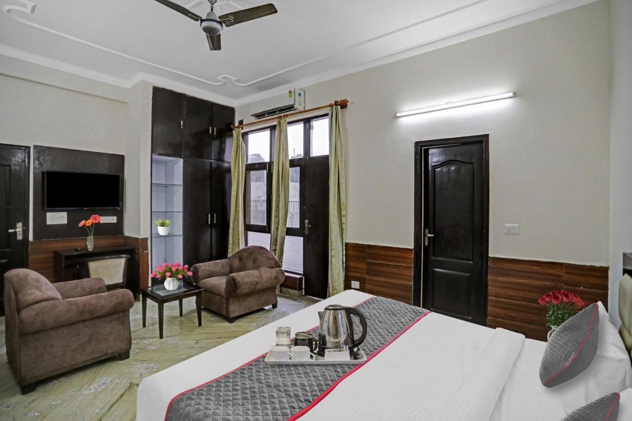 Townhouse The Premier View Near Iskcon Temple Noida Hotell Eksteriør bilde