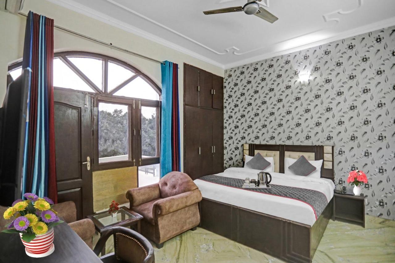 Townhouse The Premier View Near Iskcon Temple Noida Hotell Eksteriør bilde