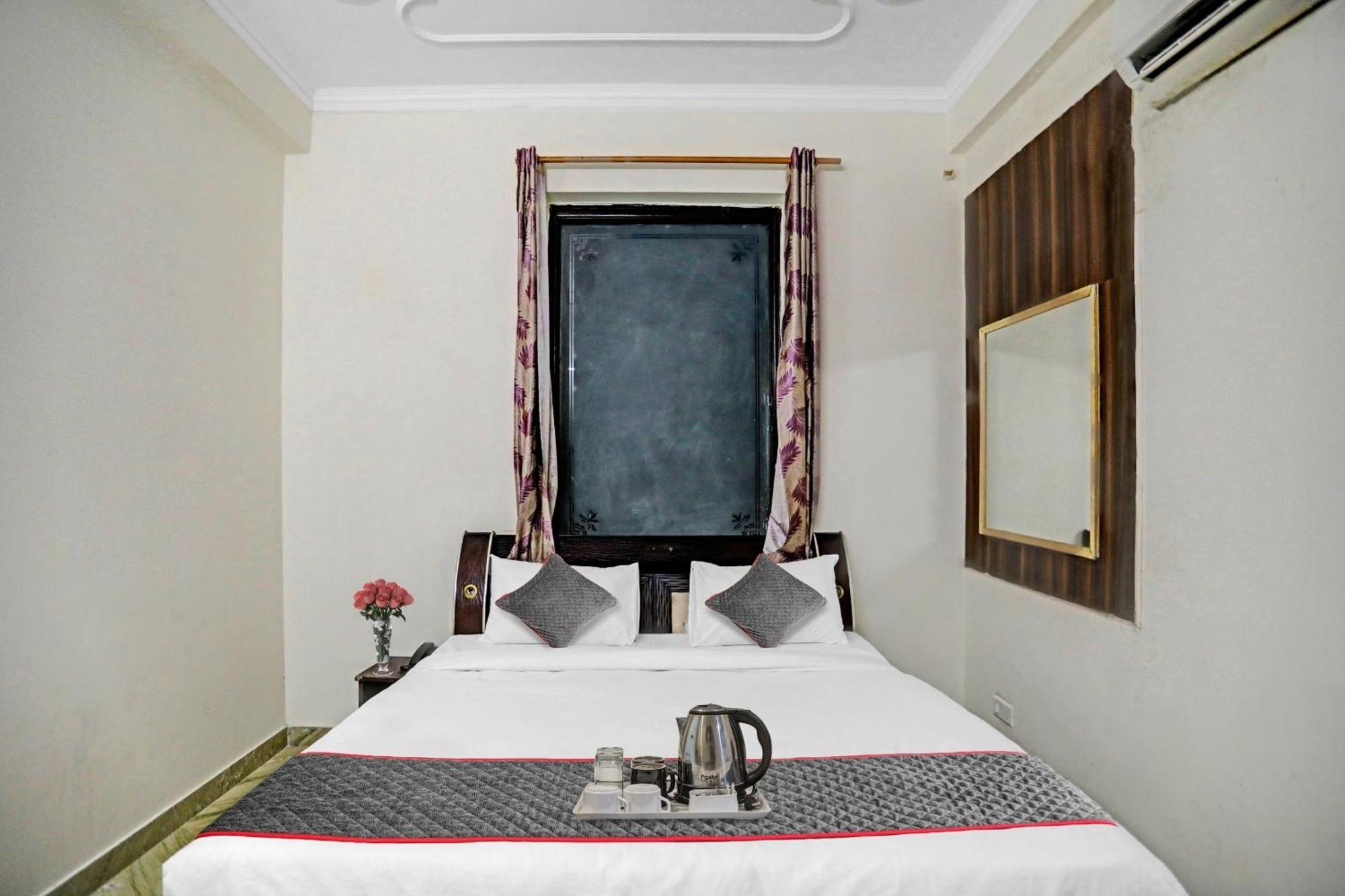 Townhouse The Premier View Near Iskcon Temple Noida Hotell Eksteriør bilde