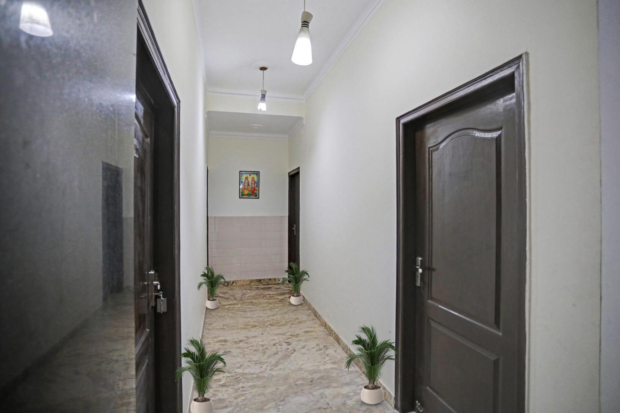 Townhouse The Premier View Near Iskcon Temple Noida Hotell Eksteriør bilde